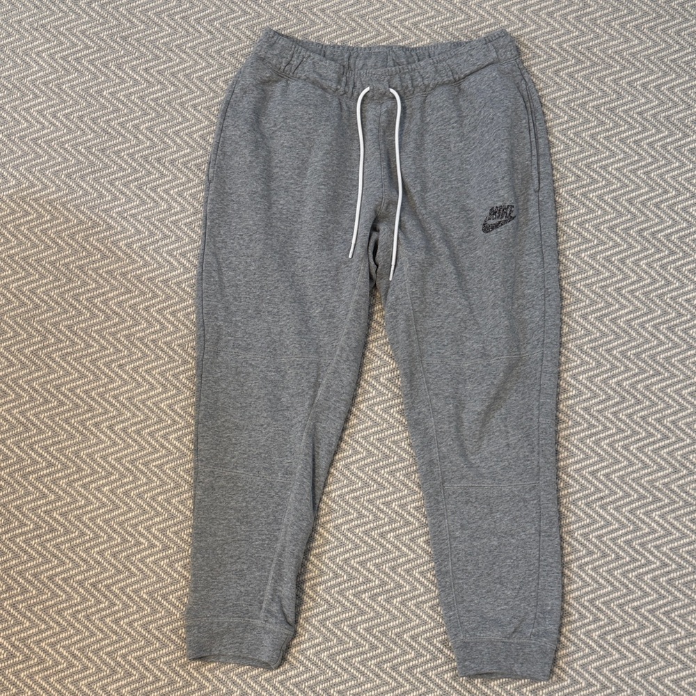 Nike Men's Club Fleece Gray Joggers Sweatpants Size Large